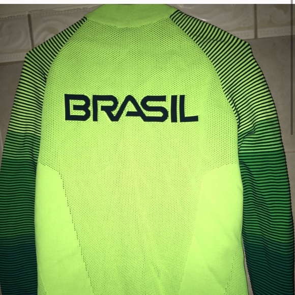 Authentic Nike Windbreaker Jacket - Picture 5 of 5